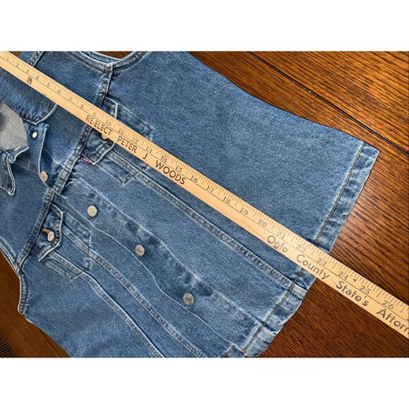 Levi’s Red Tab Denim Vest – Classic Blue Jean Sleeveless Jacket - Picture 13 of 14